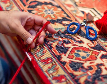 خدمات تخصصی و حرفه ای رفوی فرش در قالیشویی دولت آباد